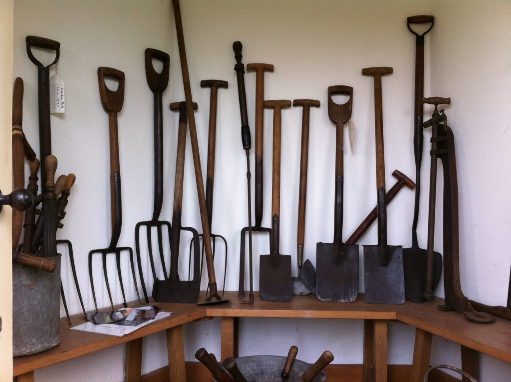 Hiverner les outils : propre, sec, un peu d’huile
