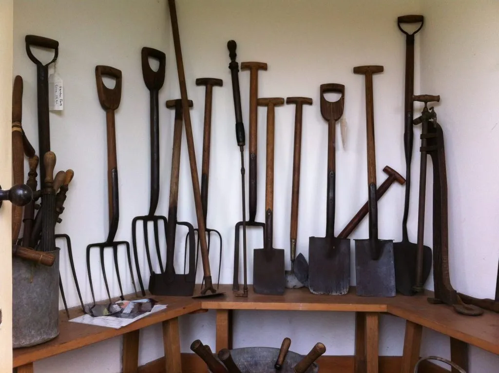 Hiverner les outils : propre, sec, un peu d’huile